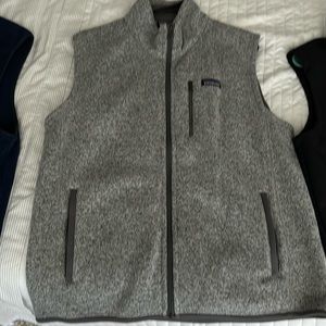 Patagonia men’s L grey vest